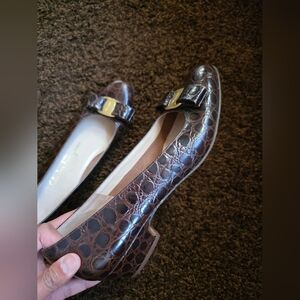 Elegant Brown Crocodile Pattern Women Shoes